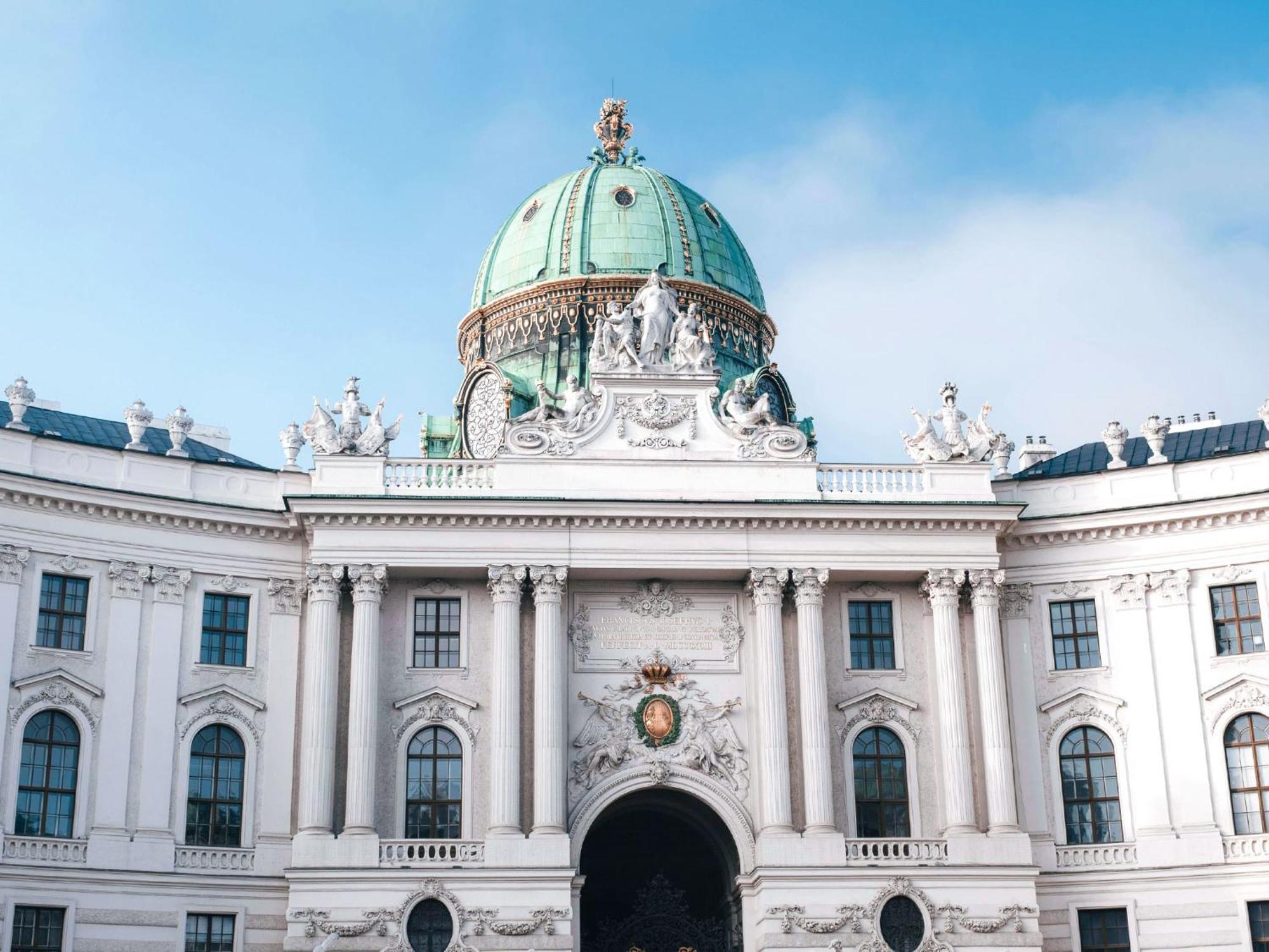 Living Kaiser Franz Joseph 4*